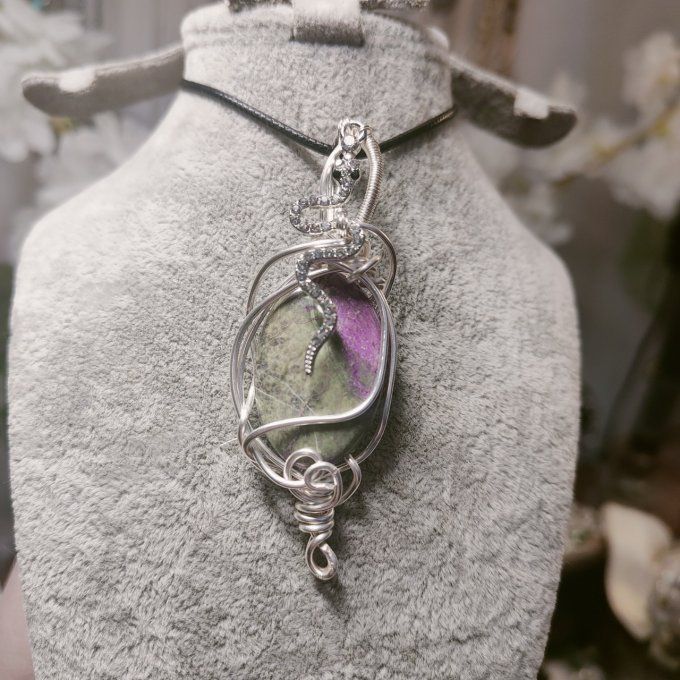 Atlantisite (Stichtite sur Serpentine) – ✨?Pierre de Compassion et de Protection