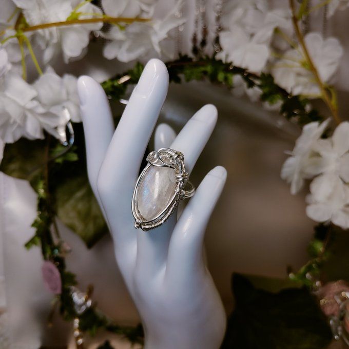 Belomorite , la pierre de lune pêche ✨ - bague Marquise