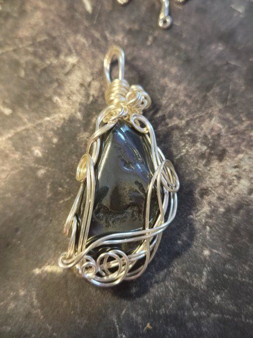 Pendentif Manganèse pomme poison