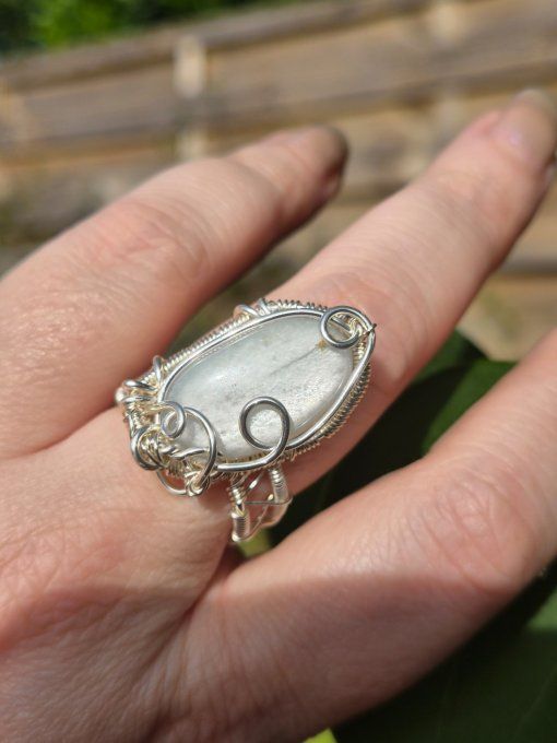 Bague Pierre de lune blanche ,hecatolite - feminin & medium - Copie