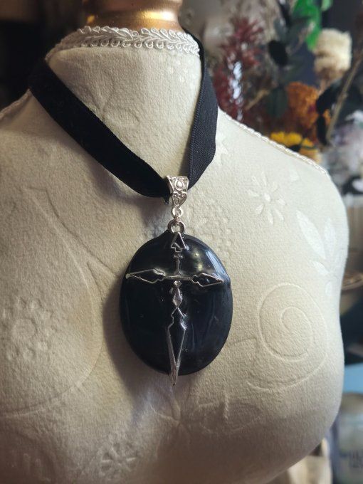 Pendentif onyx noire -Force , courage et confiance  