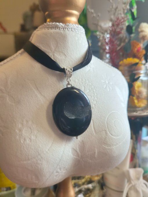 Pendentif onyx noire -Force , courage et confiance  
