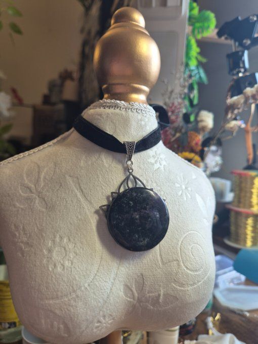 Pendentif lotus ✨ Charoïte  Aegeryne- Transformation & Libération ✨ 