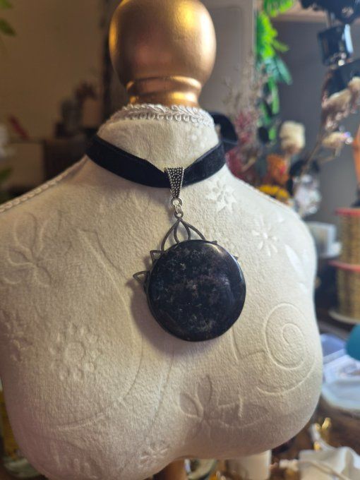 Pendentif lotus ✨ Charoïte  Aegeryne- Transformation & Libération ✨ 