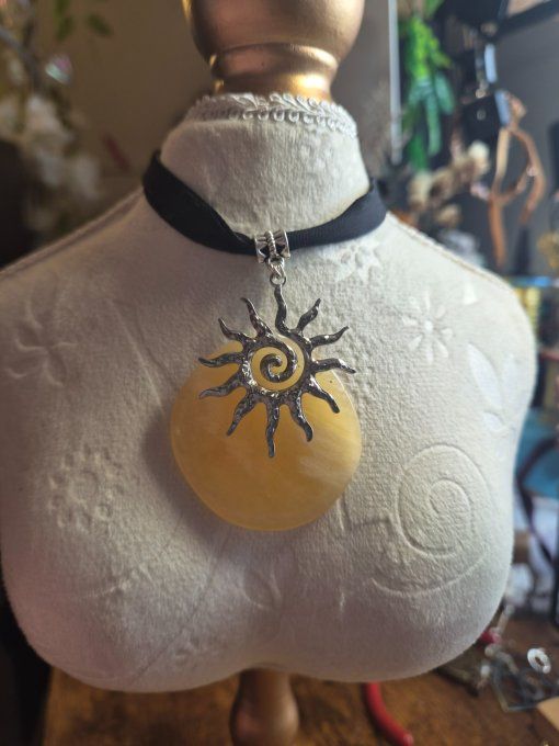 Pendentif Calcite jaune -Pierre de joie solaire