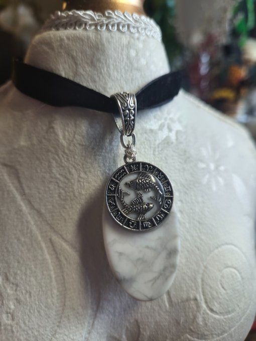 Collier Howlite – astro poisson