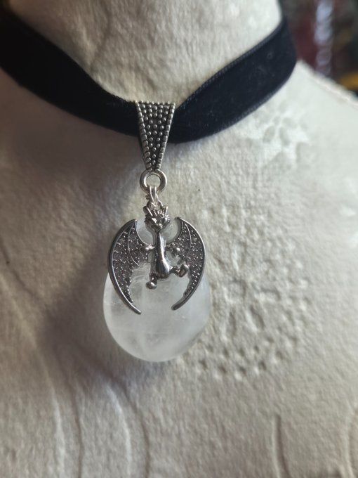 Amulette Cristal de roche dragon-Énergie, Clarté et Harmonie