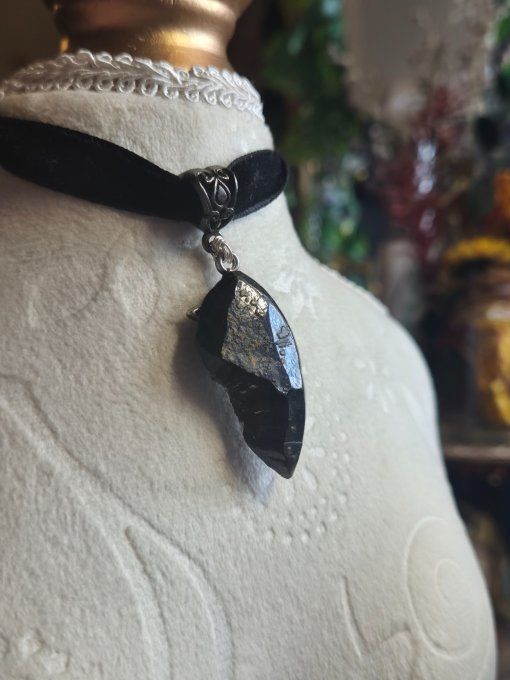 Amulette Goethite botryoïdale - ancrage puissant 