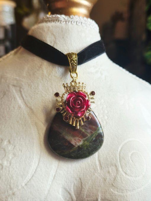 Pendentif Jaspe Sang De Dragon – coeur sacré