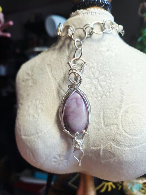 Pendentif Jadeite Lavande Les Amulettes de Galouve Élégance Apaisante