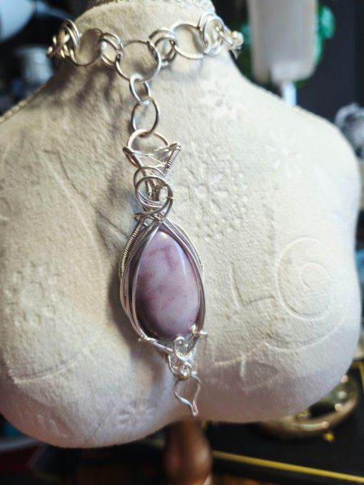 Pendentif Jadeite Lavande Les Amulettes de Galouve Élégance Apaisante