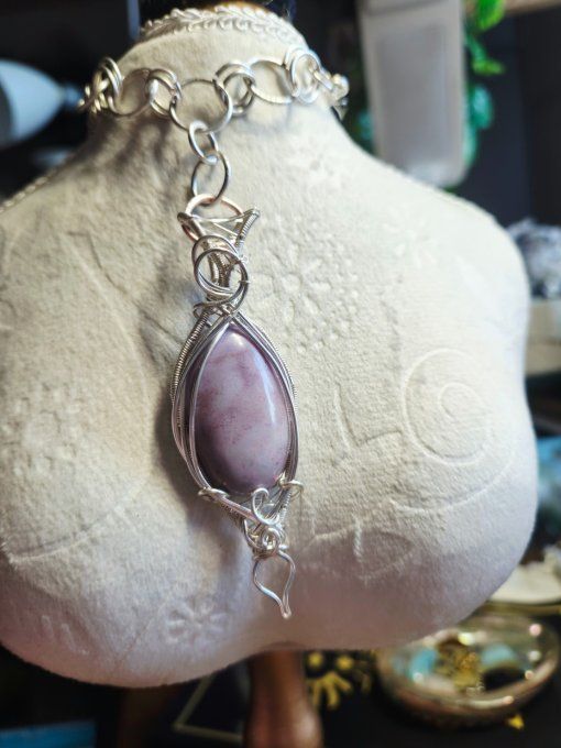 Pendentif Jadeite Lavande Les Amulettes de Galouve Élégance Apaisante