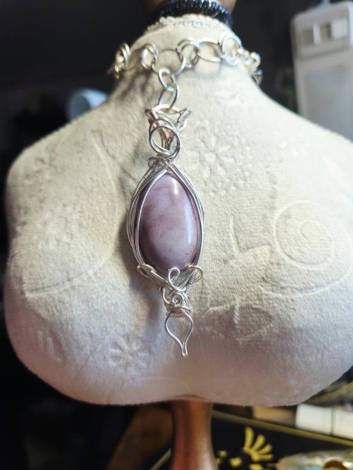 Pendentif Jadeite Lavande Les Amulettes de Galouve Élégance Apaisante
