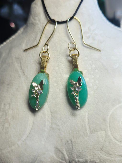 Boucle d’oreille chrysoprase : deuil , pardon , amour 