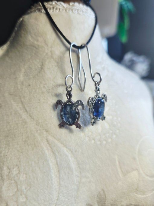 Boucle d’oreille Cyanite -purification et paix 