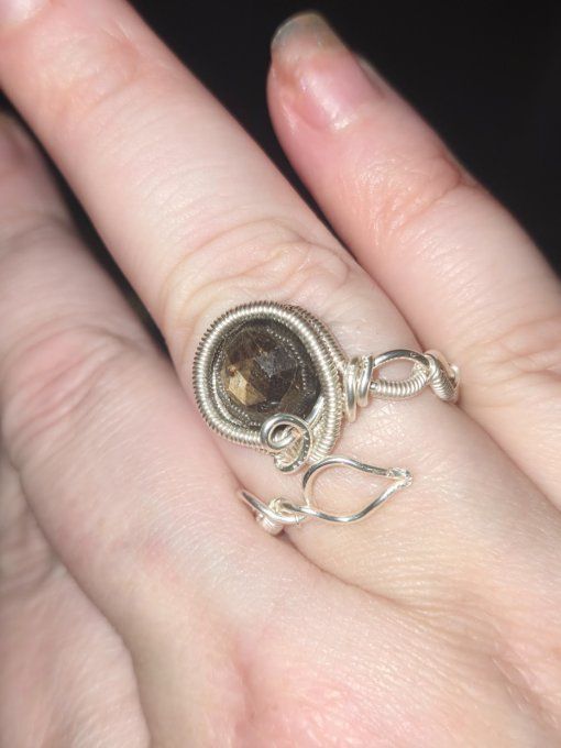 Bague saphir doré facette 