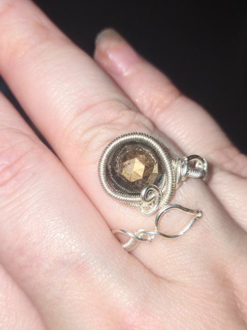 Bague saphir doré facette 