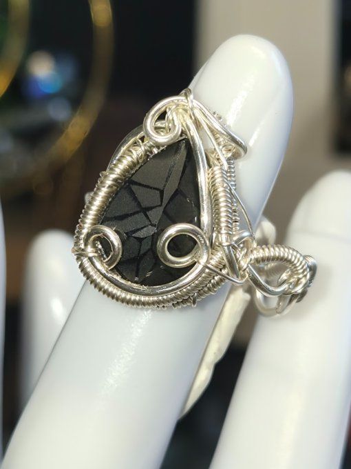Bague spinelle noire : purification & ancrage -bouclier