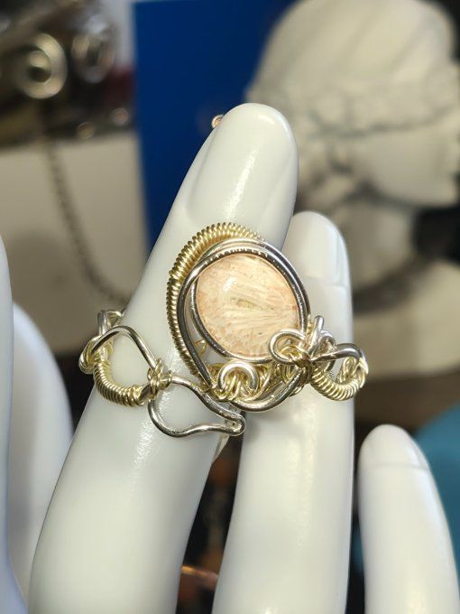 Bague scolecite ,pierre naturelle .