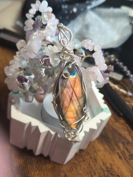 Pendentif labradorite rose gold, pierre de protection et d’intuition.  