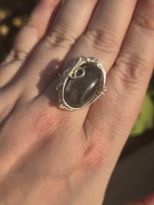 Bague chevalière Pierre de lune Noire- Hecatolite