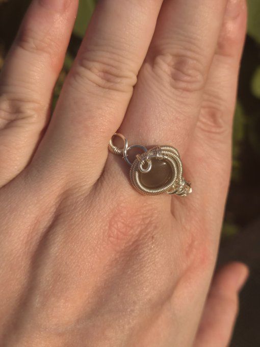 Bague Pierre de lune Noire ,hecatolite - medium & feminin sacré