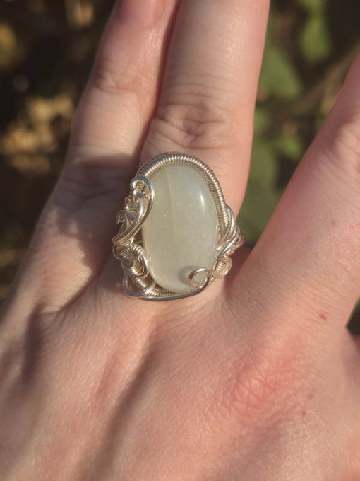 Bague  chevalière Pierre de lune blanche ,hecatolite - feminin & medium - Copie
