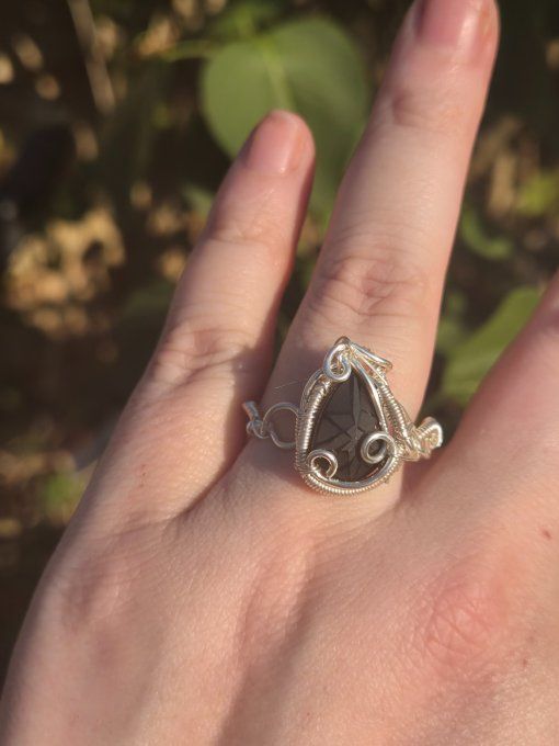Bague spinelle noire : purification & ancrage -bouclier