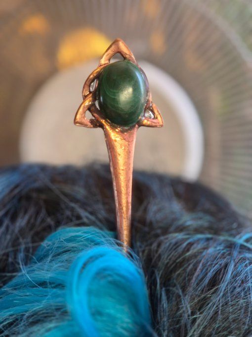 Pic chignon et pierre naturelle de malachite 
