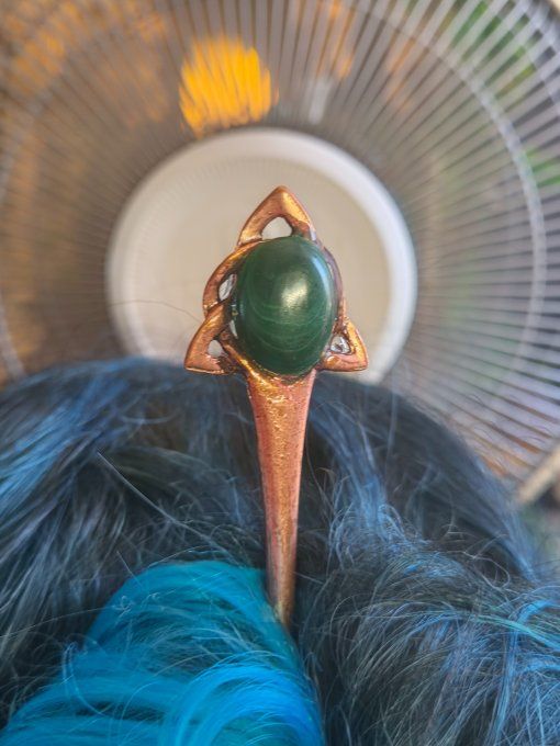 Pic chignon et pierre naturelle de malachite 