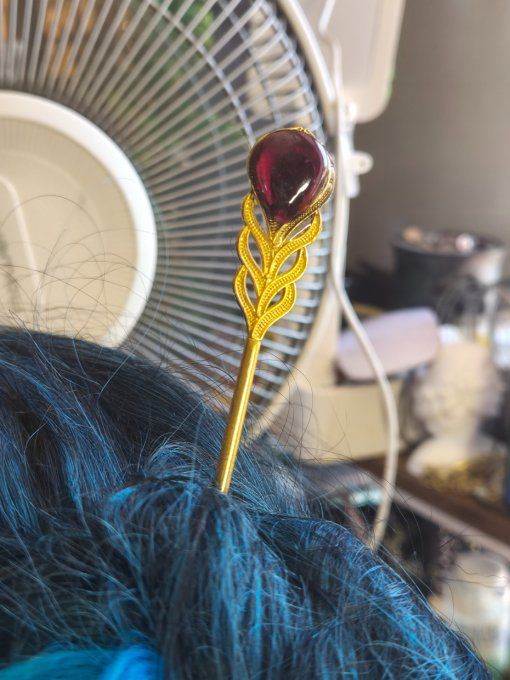 Pic à chignon Grenat rouge