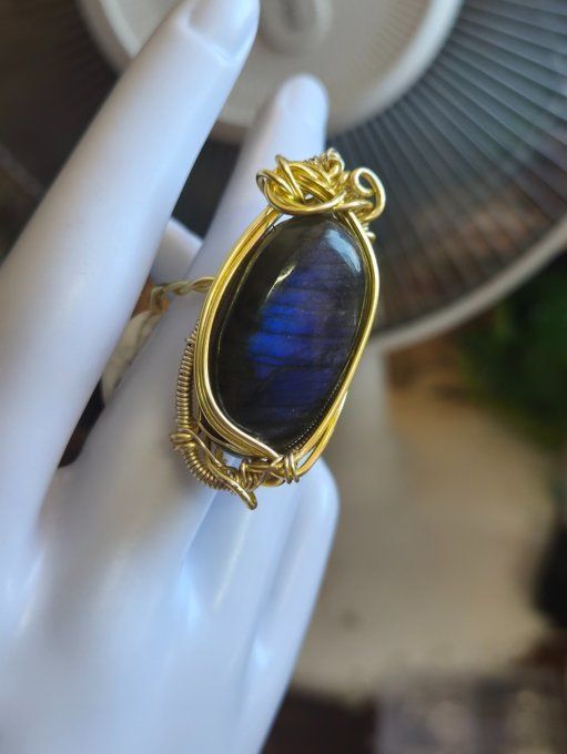 Bague chevalière labradorite bleu 