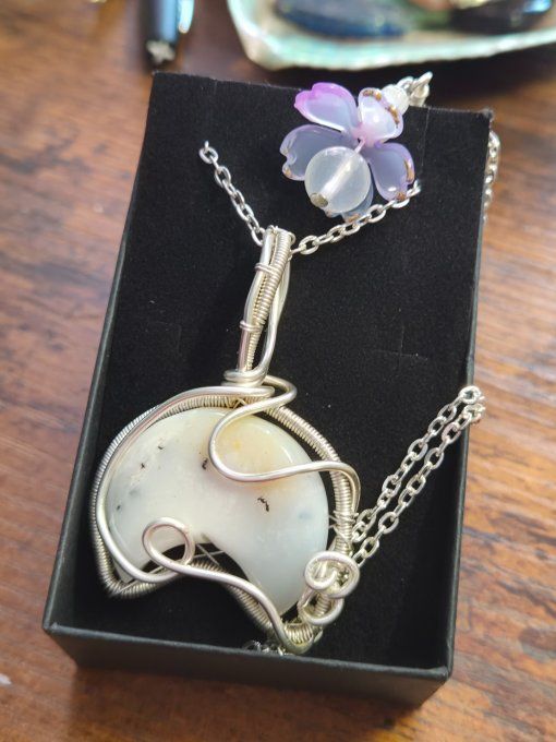 Pendentif Opale dendritique - Merlinite pour Équilibre et Magie