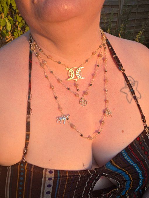 Rivières de perles :collier , bracelet .