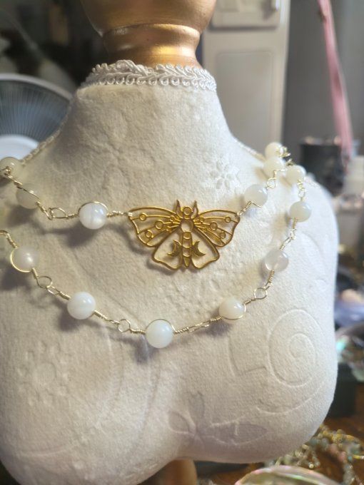 Rivières de perles :collier , bracelet .