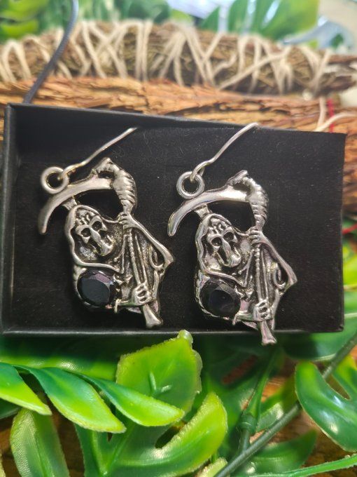 Boucle d’oreille en Spinelle noire -libere et purifie