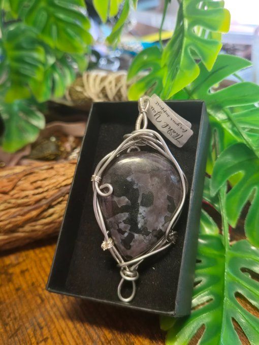  Amulette jaspe Gabbro✨  Renouveau & Puissance intérieure 
