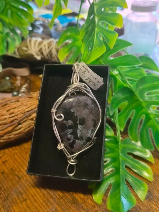  Amulette jaspe Gabbro✨  Renouveau & Puissance intérieure 