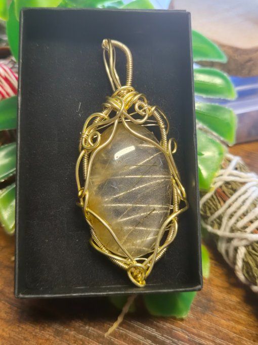 Pendentif Quartz Rutile Or– Confiance Et Joie
