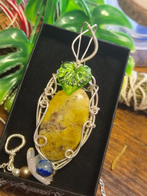 Amulette Argent – Opale Verte- Prospérité et jeunesse
