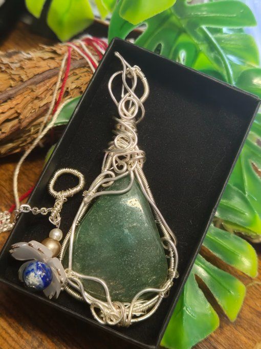 Amulette Apatite verte - Déblocage Du Cœur Et Équilibre ?  