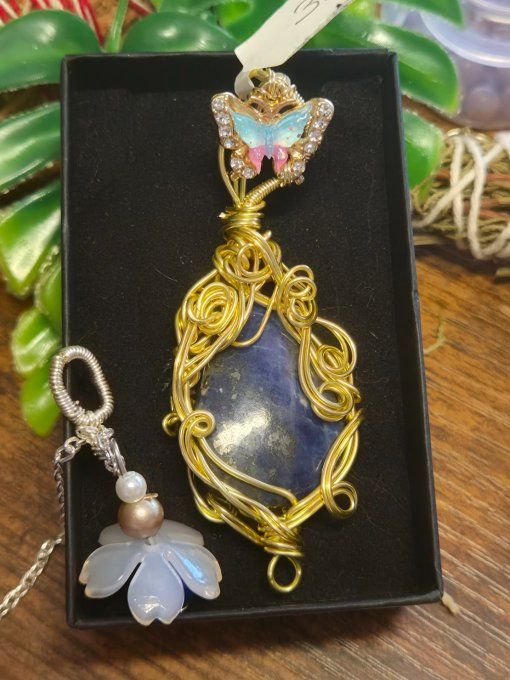 Pendentif lapis Lazuli -L'aile de la liberté 