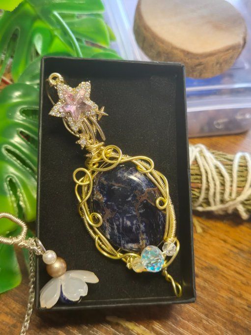 Pendentif Sodalite or ❤️ cuivre– Humilité, Courage Et Communication  