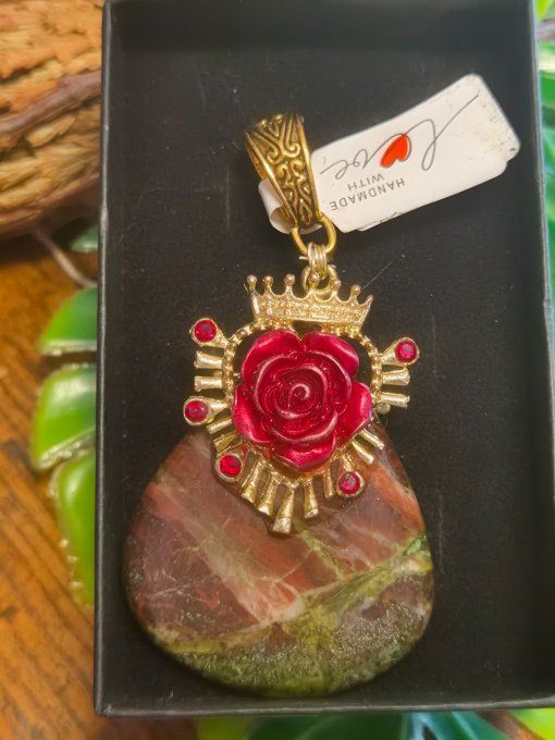 Pendentif Jaspe Sang De Dragon – coeur sacré