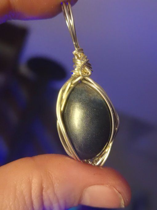 Pendentif troleite pomme poison 
