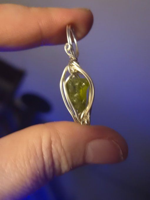  Amulette Péridot (Olivine) – Protection, Sérénité & Bien-Être  