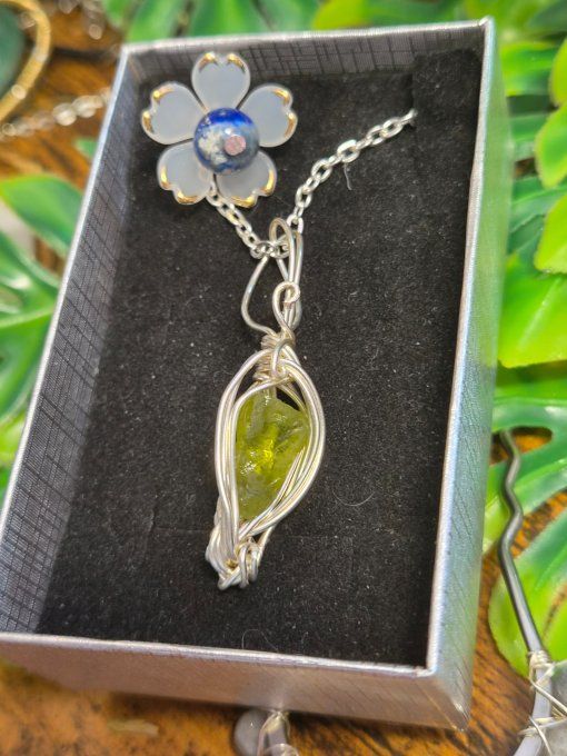  Amulette Péridot (Olivine) – Protection, Sérénité & Bien-Être  