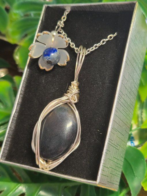 Pendentif trolleite pomme poison 