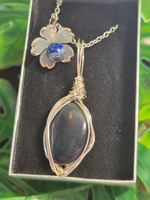Pendentif trolleite pomme poison 