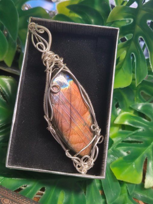 Pendentif labradorite rose gold, pierre de protection et d’intuition.  